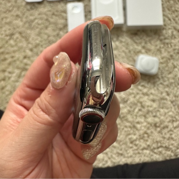 VGUC Apple Watch Series 6 44mm Silver Stainless Model with White Sport Band - Picture 10 of 16